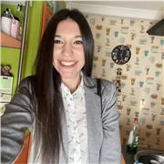 Profesora formada dentro de las Ciencias Sociales e Inglés. Adaptación a todos los niveles, desde infantil hasta adultos